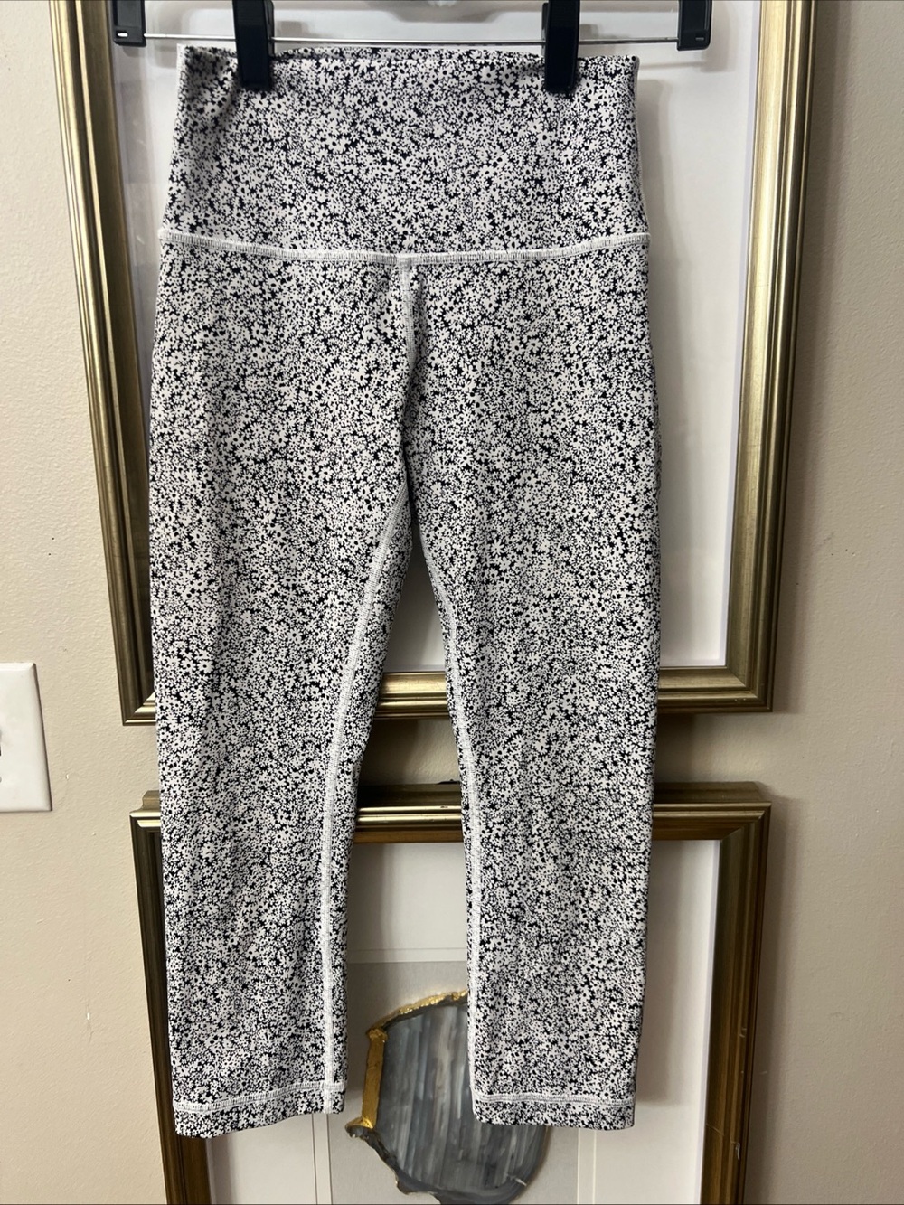 Lululemon Align Size 4 Workout Legging Pant Size White and Black Floral
